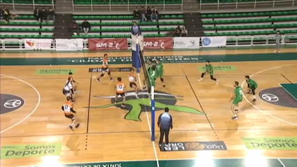 Derbi de voleibol entre Cáceres y Badajoz