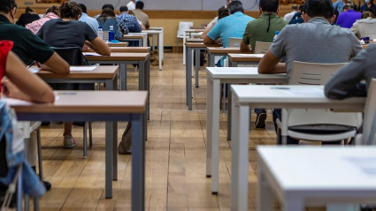 Aspirantes durante un examen de oposición