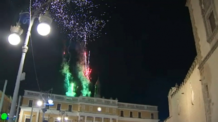 Fuegos artificiales en el Palacio Consistorial de Badajoz