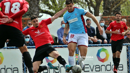 Un momento del partido Montijo-Córdoba.