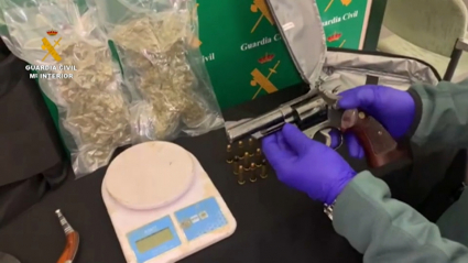 Parte del material incautado por la Guardia Civil en la 'Operación Golden'