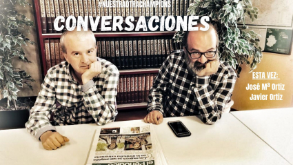 José María y Javier Ortiz en la redacción del Periódico Extremadura.