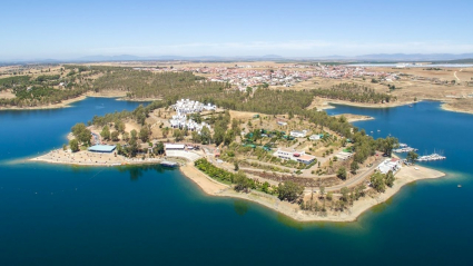 Extremadura pasa de dos a ocho playas con banderas azu