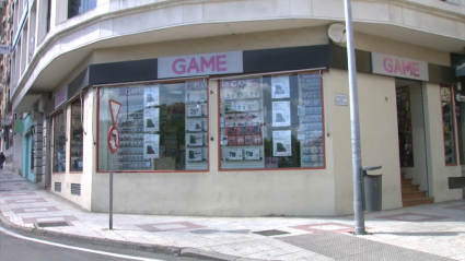 Fachada de la tienda de videojuegos en la que se ha producido el robo