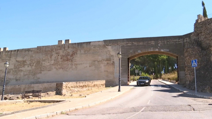 Acceso a la Alcazaba de Badajoz.