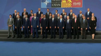Foto grupal de todos los miembros que participan en la cumbre de la OTAN que se celebra en Madrid