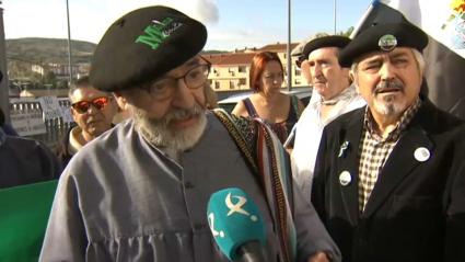 Protestas de colectivos en la estación de Plasencia