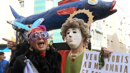 Martes de Carnaval con el entierro de la sardina en la barriada de San Roque