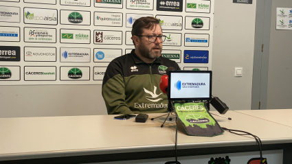 Roberto Blanco en la rueda de prensa previa al choque ante Cantabria.