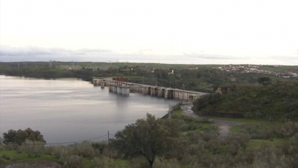 Embalse de Alcántara después de las lluvias de otoño de 2022