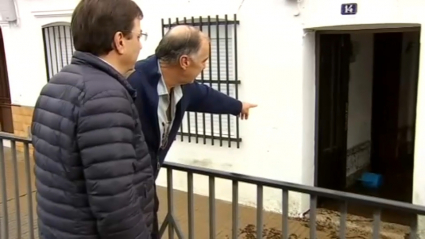 Vara visita la zona inundada de La Roca de la Sierra