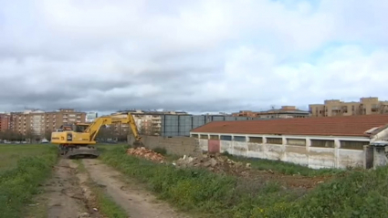 Las máquinas derriban los muros del antiguo Estadio José Pache 