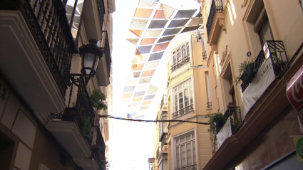 Toldos en la calle San Juan