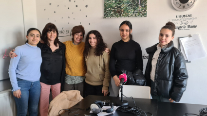 Fátima Sanchez, Asmae, Meryem, Salma, Rachida y Ana Gragera en el IES Albalat