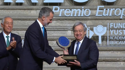 Guterres recibe el premio Carlos V