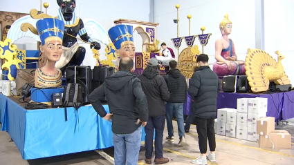 Carrozas preparadas para la Cabalgata