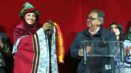 La heralda de los Reyes Magos recoge en Almendralejo las llaves de las localidades