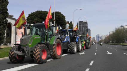 Tractores preparados para la concentración en Madrid