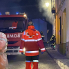 Cruz Roja en un incendio en una vivienda en Calera de León