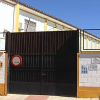 Fachada del colegio San Francisco de Almendralejo, en cuya biblioteca comenzará mañana un cribado masivo.