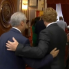 Fran Fragoso e Ignacio Grajera se saludan en el ayuntamiento de Badajoz 