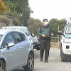 Agentes de la Policía y la Guardia Civil vigilan los alrededores de Valcorchero (Plasencia)