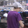 Mujeres trabajando en la campaña de la fruta 