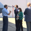 La ministra de Defensa viendo los Predator B del Ejército del Aire en la Base Aérea de Talavera