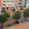 Avenida de la Paz anegada de agua en Almendralejo