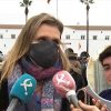 La delegada del Gobierno de Extremadura, atendiendo a la prensa