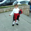 Niño con el traje regional