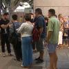 Público entrando en el Teatro Romano de Mérida, un día del Festival de Teatro Clásico