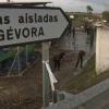 Vecinos limpiando sus viviendas en las Casas aisladas de Gévora 