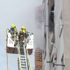 Bomberos actuando en un incendio en Plasencia