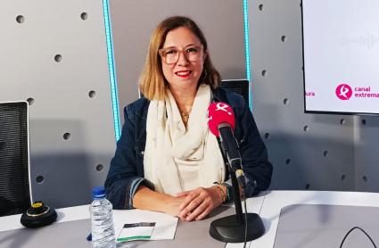 La consejera de Agricultura, Mercedes Morán, en los estudios de Canal Extremadura Radio de Mérida