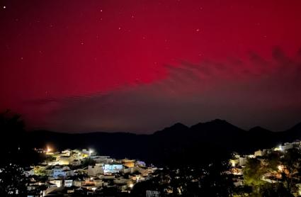 Auroras boreales sobre el cielo de Cañamero