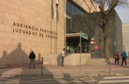 Dos años de cárcel por agredir sexualmente a su sobrina de 19 años en Cáceres