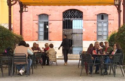 Extremadura es la región de España donde más se fuma: Casi el 42 %, frente a la media nacional del 26%. 