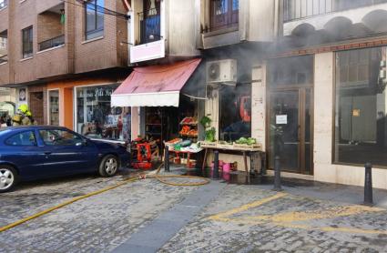 Incendio en una frutería de Moraleja