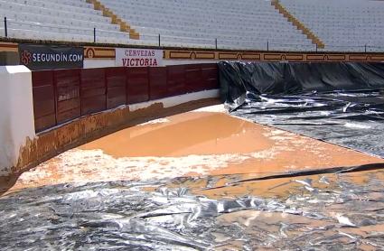 Estado del ruedo del coso oliventino a media mañana