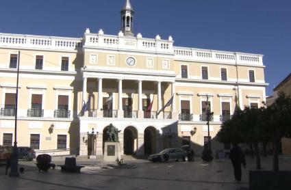 Colectivos de mujeres o sociales acompañan al Ayuntamiento de Badajoz en el acto institucional con motivo del 8M