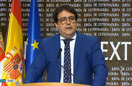 El consejero de Sanidad, José María Vergeles, da a conocer las últimas cifras de la evolución de la pandemia en Extremadura.