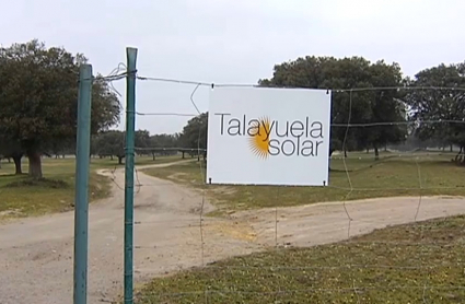 Imagen del acceso a los terrenos de la planta fotovoltaica de Talayuela