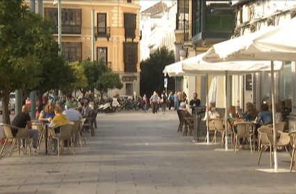 Veladores en la plaza de España de Badajoz 