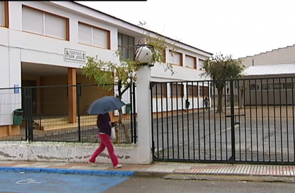 Cierra el colegio de Calamonte por los casos de Covid