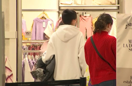 Clientes en un centro comercial