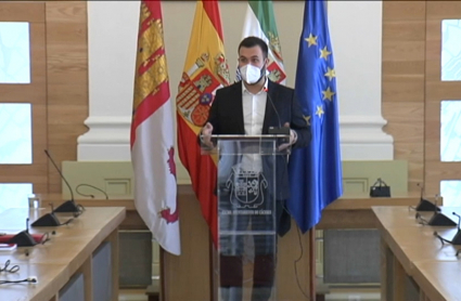 El alcalde de Cáceres Luis Salaya en rueda de prensa