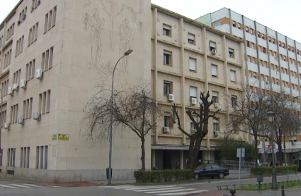 Fachada de los juzgados y la Audiencia Provincial de Badajoz.