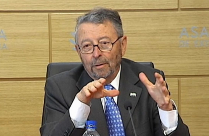 Alberto Oliart durante la presentación del borrador de reforma del Estatuto de Autonomía