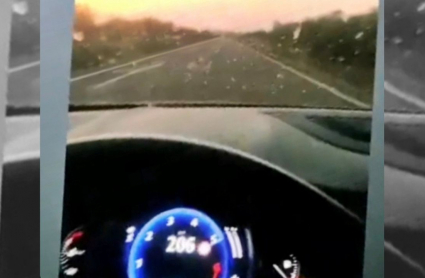 Imagen grabada por el conductor circulando a 206 km/h